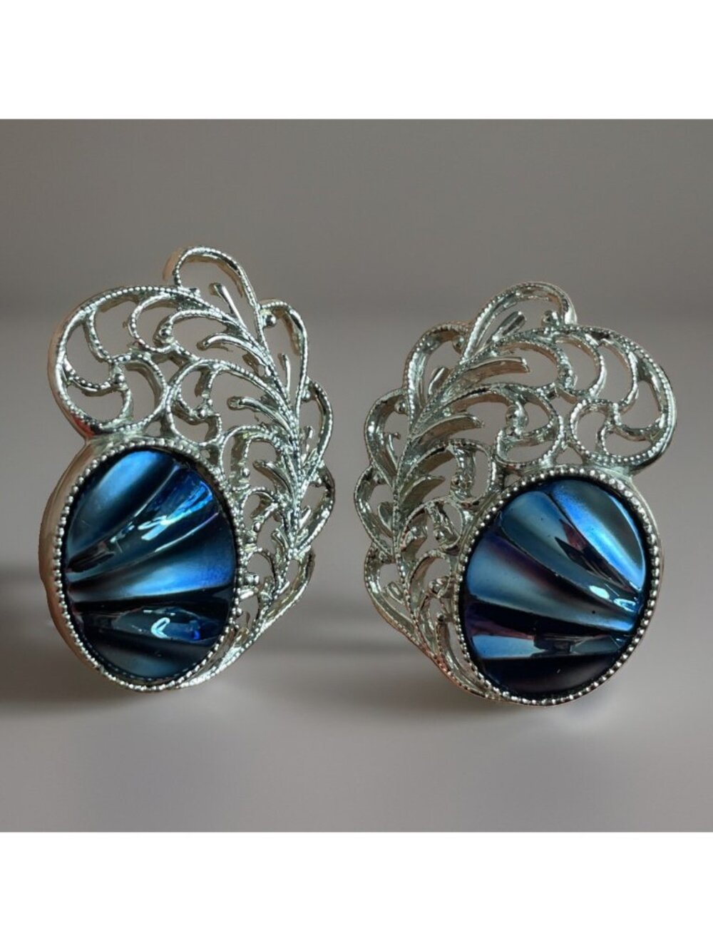 Vtg Sarah Coventry Royal Plumage Silver-Tone Blue Clip-On Earrings